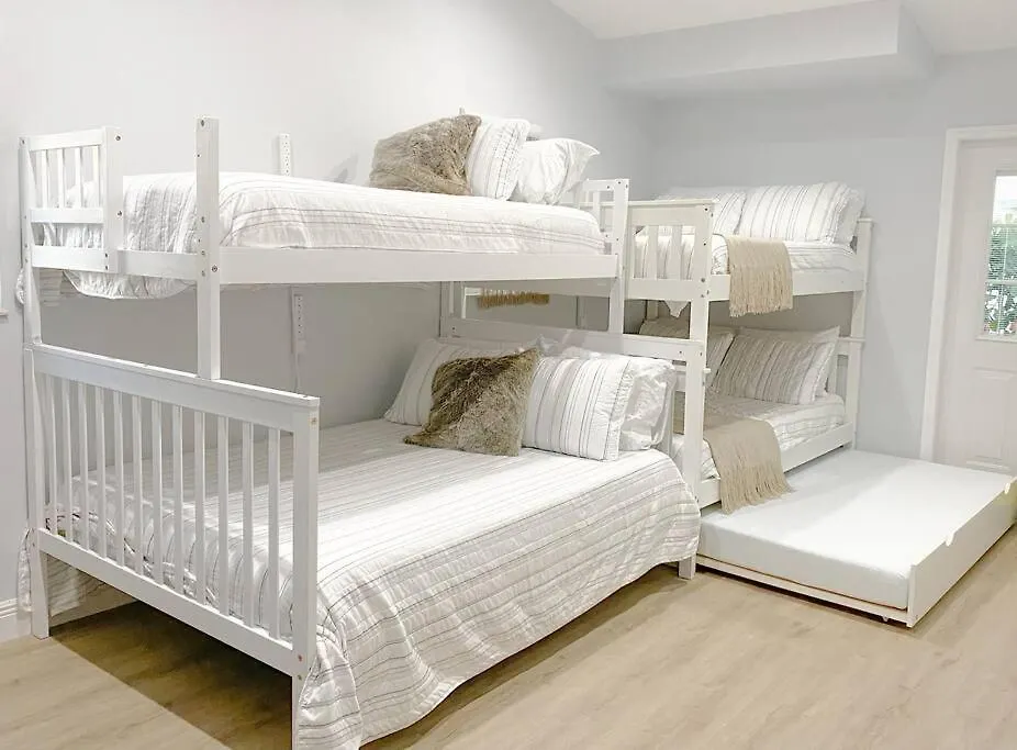 5br! Pool, Air Hockey, Playground, Gazebo, Bbq, Sleeps 16 *