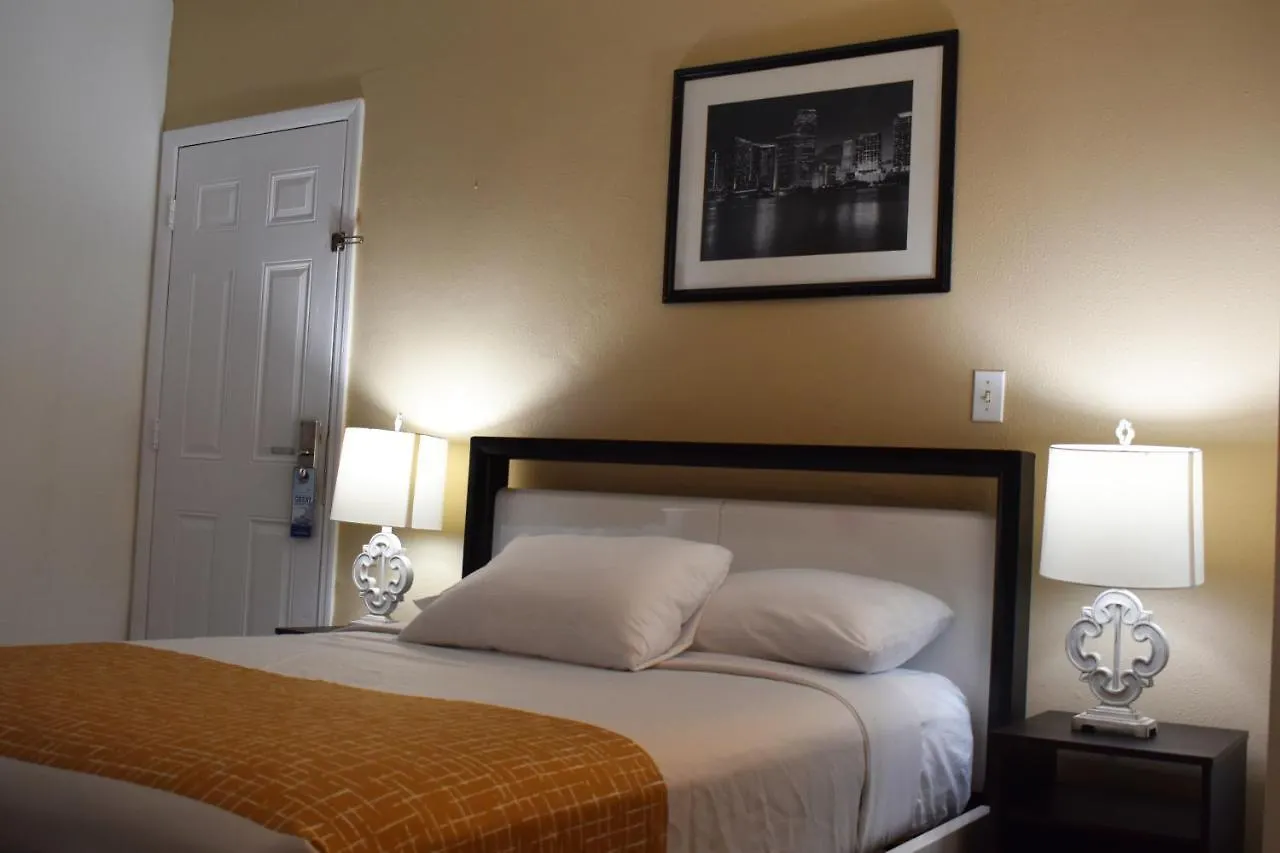 Отель Travelodge By Wyndham Biscayne Bay 3*