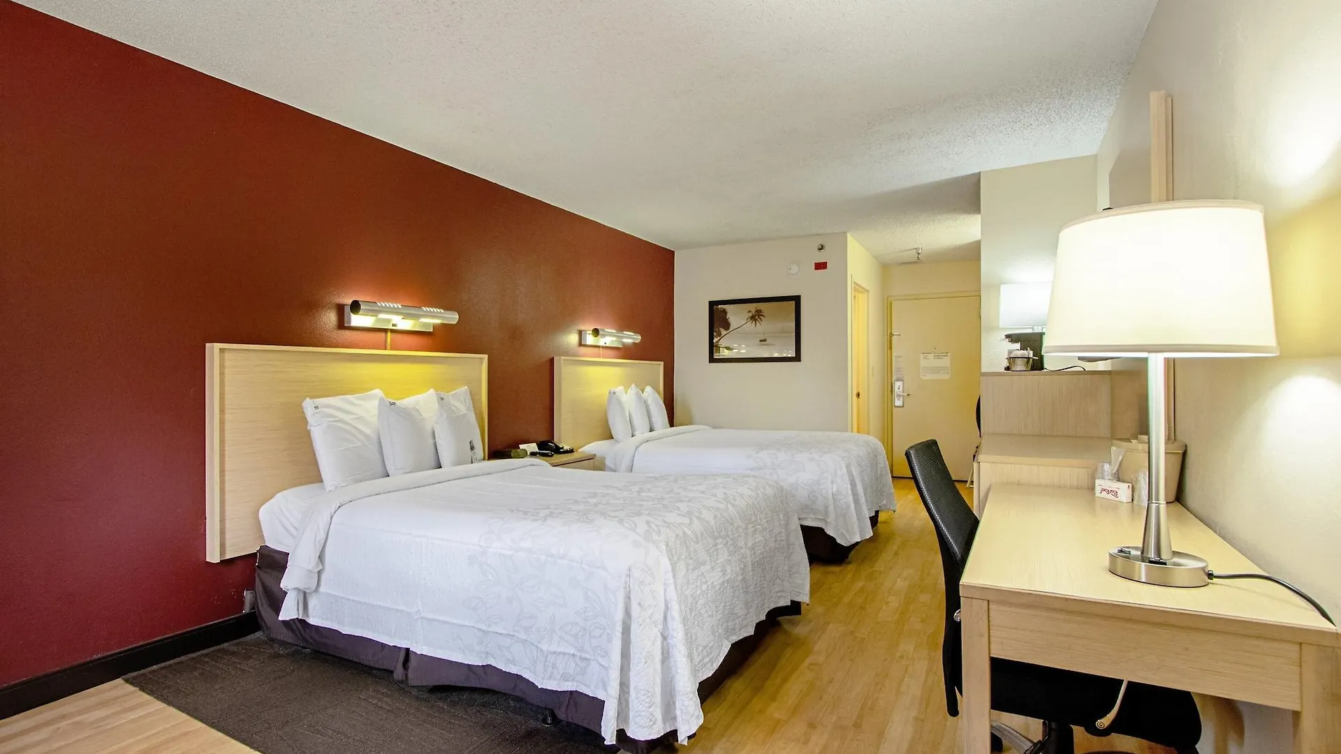 Hotell Red Roof Airport 2*