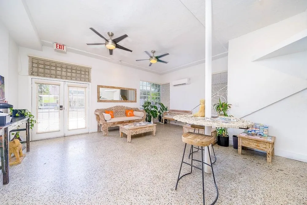 Treehouse Apart-hotel Miami