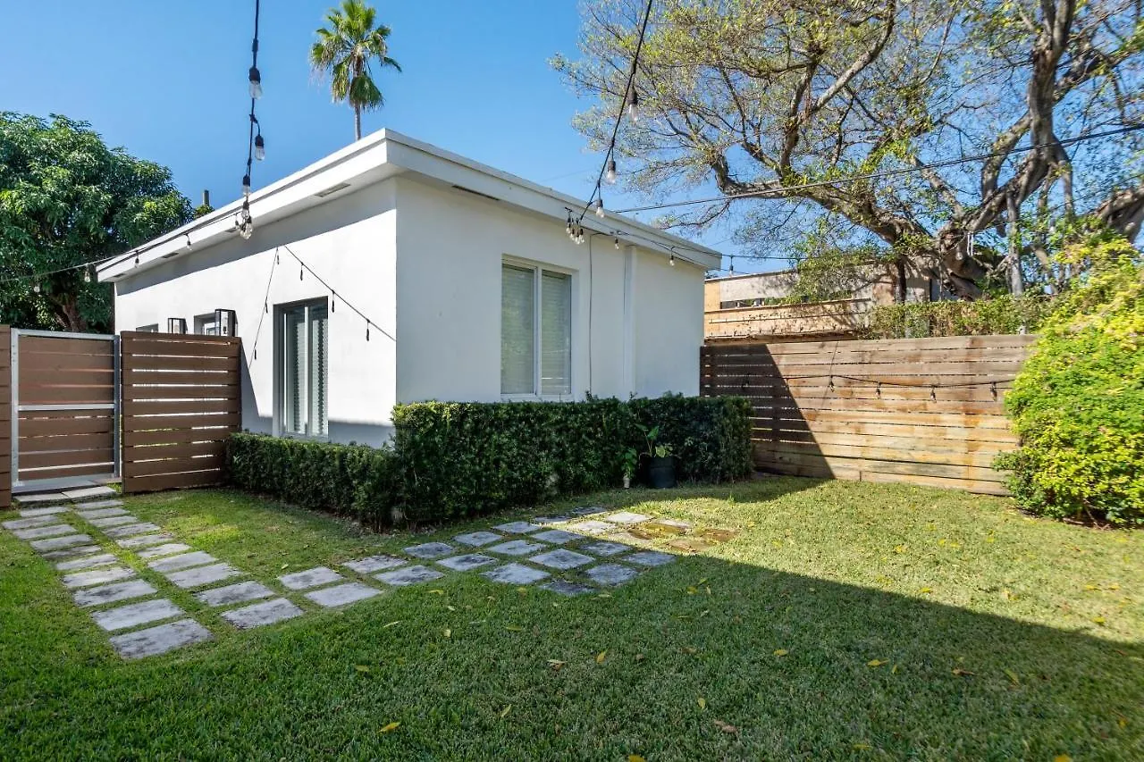 Midtown Main House Guest House, Sleeps 12