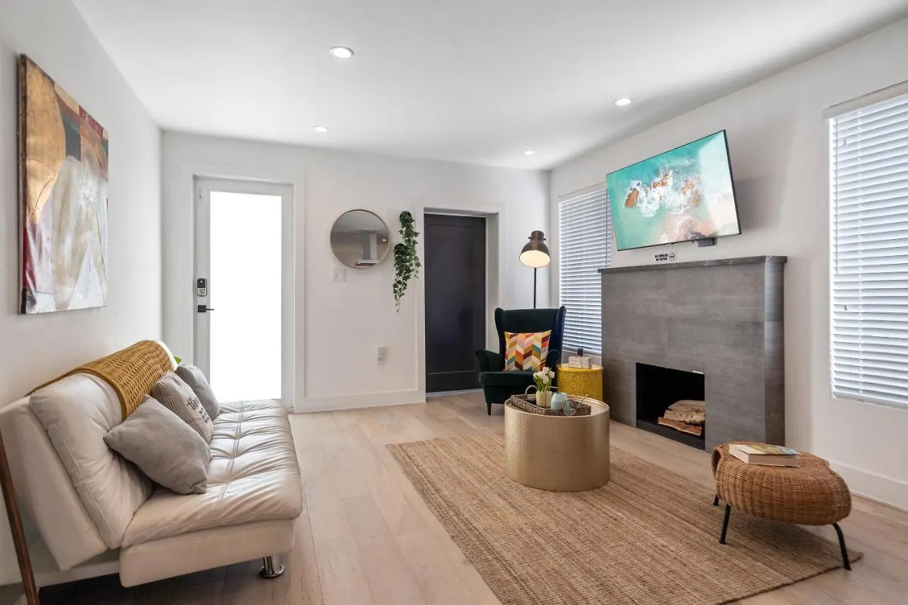 Midtown Main House Guest House, Sleeps 12 * Miami