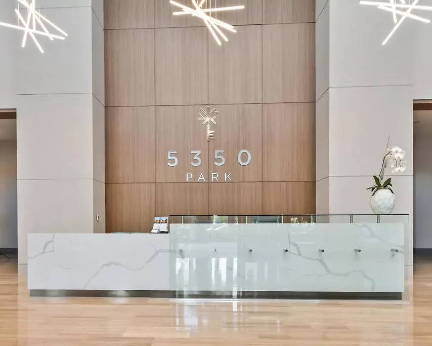 Luxury In Downtown Doral * מיאמי