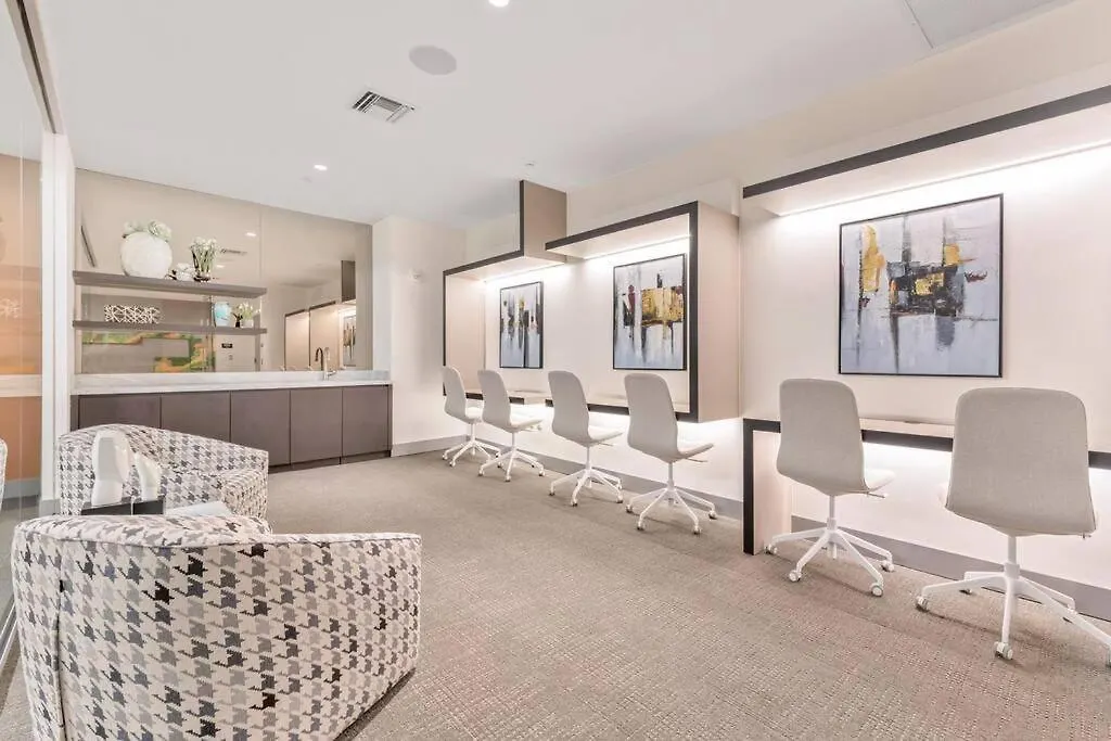 Luxury In Downtown Doral דירה מיאמי