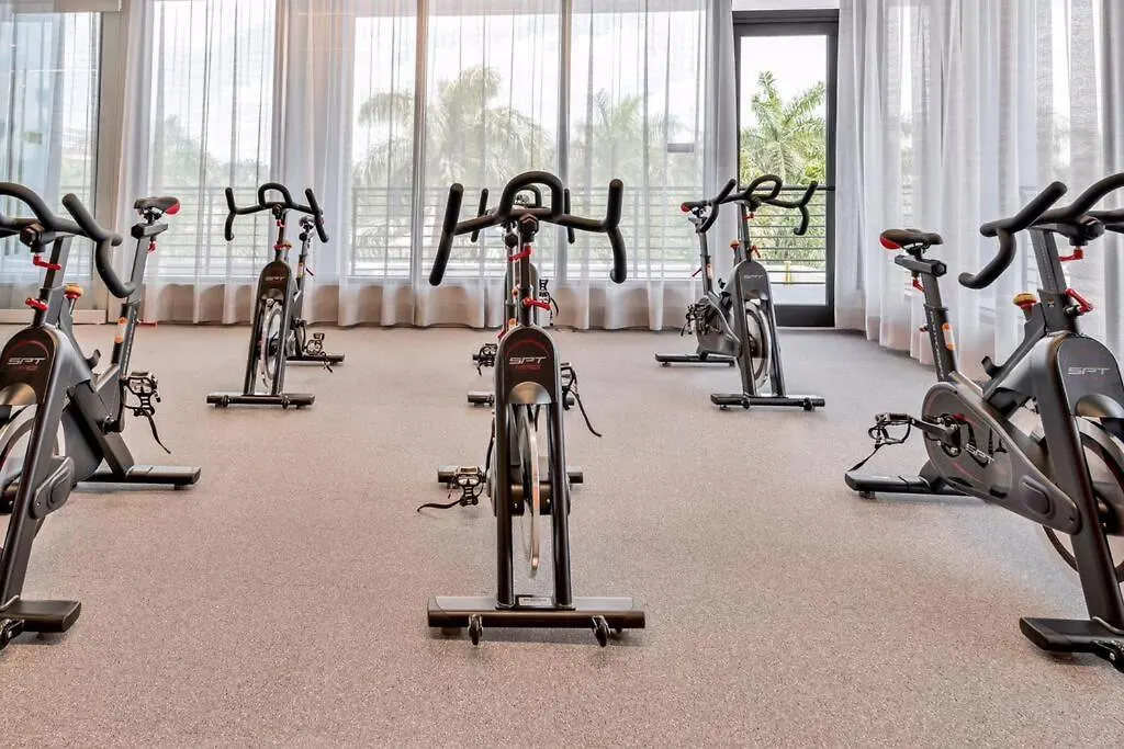 Luxury In Downtown Doral דירה
