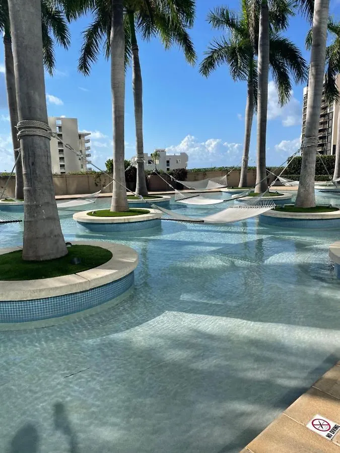 Four Seasons - Luxury Private Residences Apartahotel
