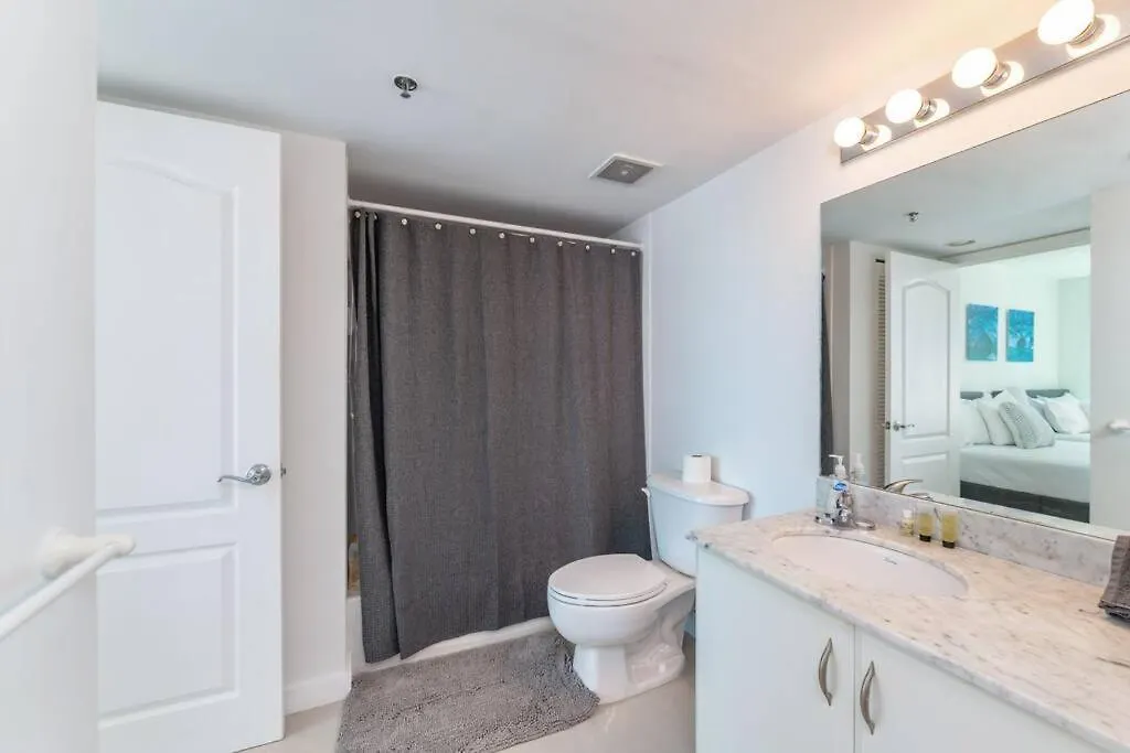 Stunning 2br With Ocean View At Brickell, Free Parking * Miami