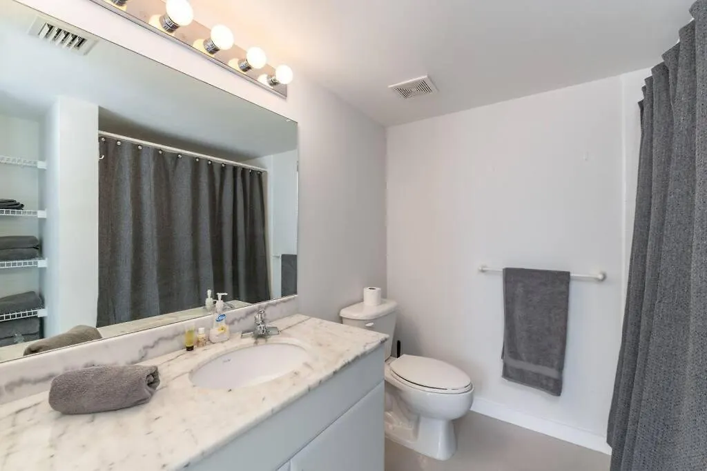 Stunning 2br With Ocean View At Brickell, Free Parking Apartment *