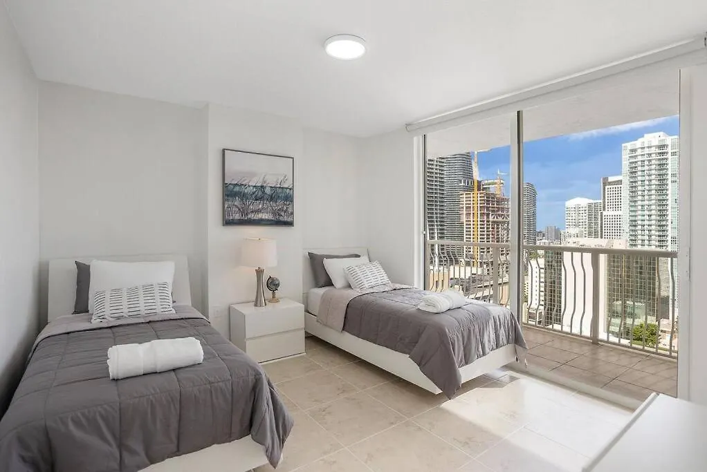 Beautiful 3 Bedroom In Brickell Apartment