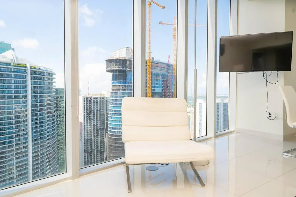 W Stunning Private With Access To Amenities * Miami
