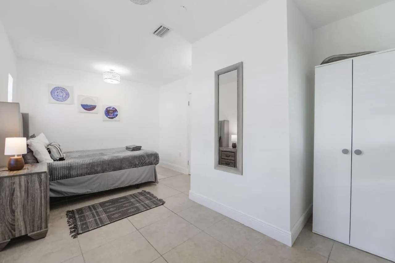Amazing 3br House 5 Minutes From Marlins Park Miami
