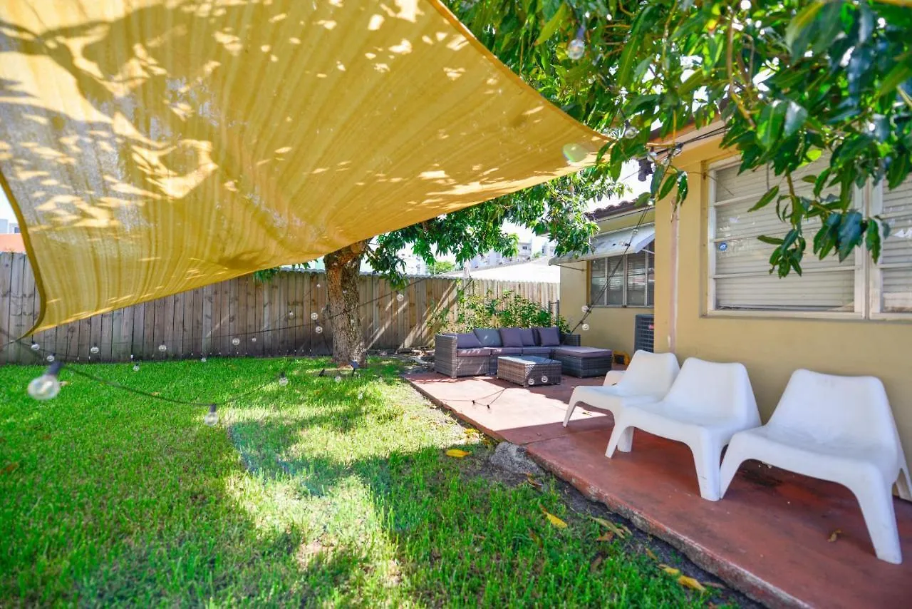 Amazing 3br House 5 Minutes From Marlins Park Hébergement de vacances *