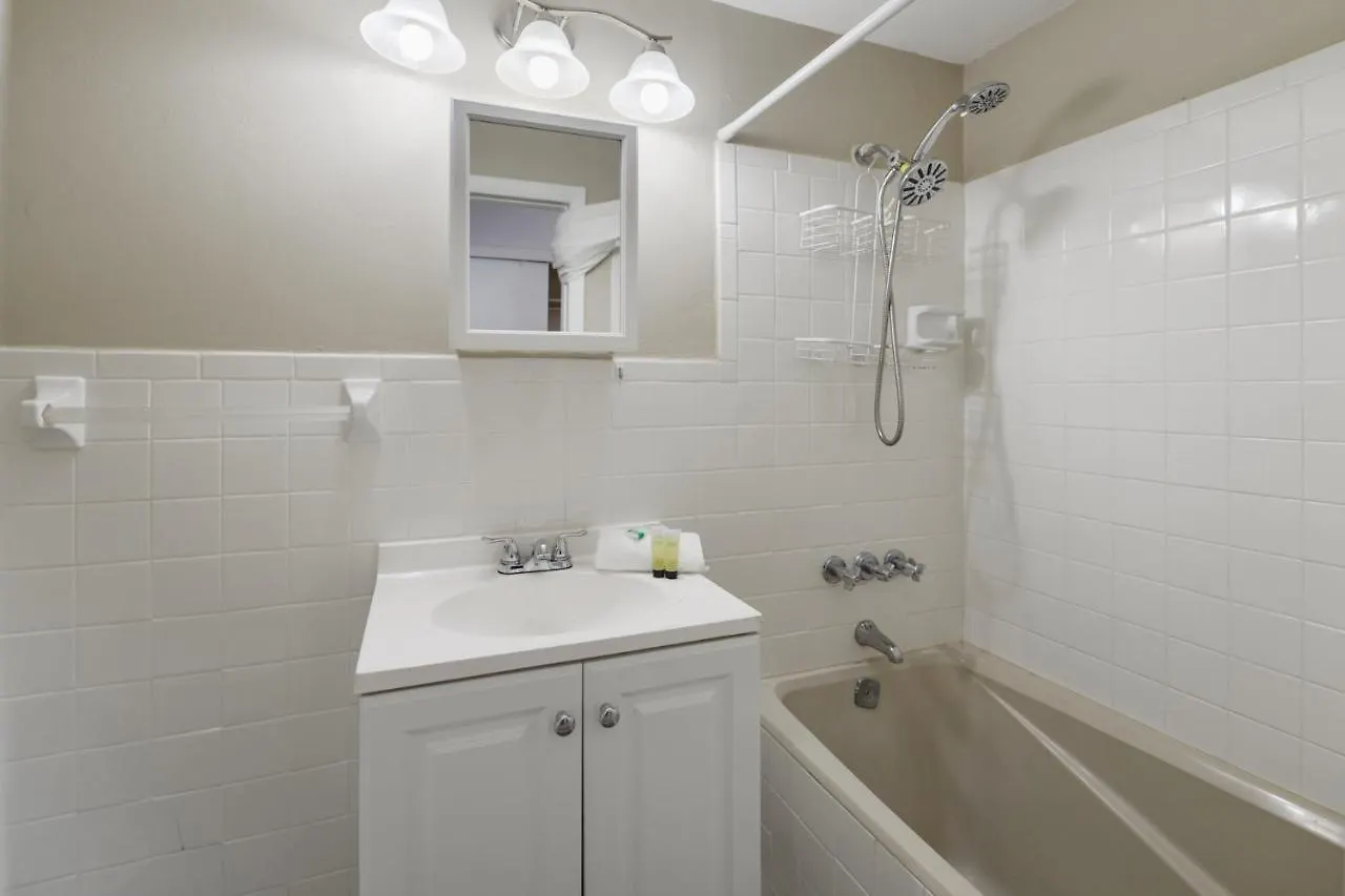 Amazing 3br House 5 Minutes From Marlins Park Hébergement de vacances Miami
