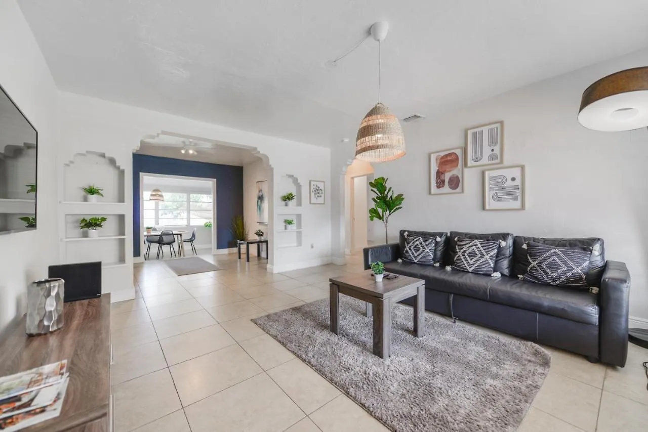 Hébergement de vacances Amazing 3br House 5 Minutes From Marlins Park *