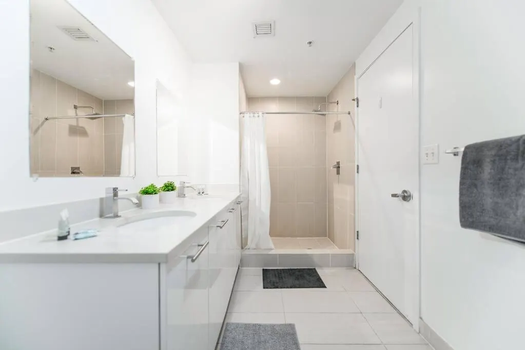 Apartment Awesome With Pool In Midtown