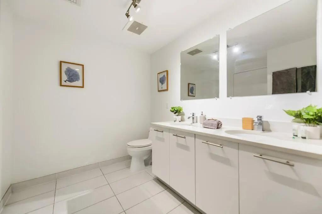 Lovely At Midtown With Pool Apartment