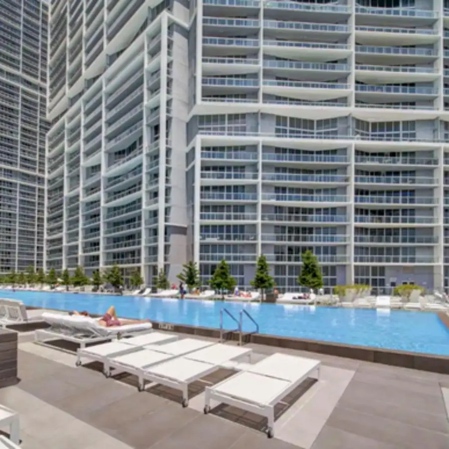 Vacation For Couples In Apartment *