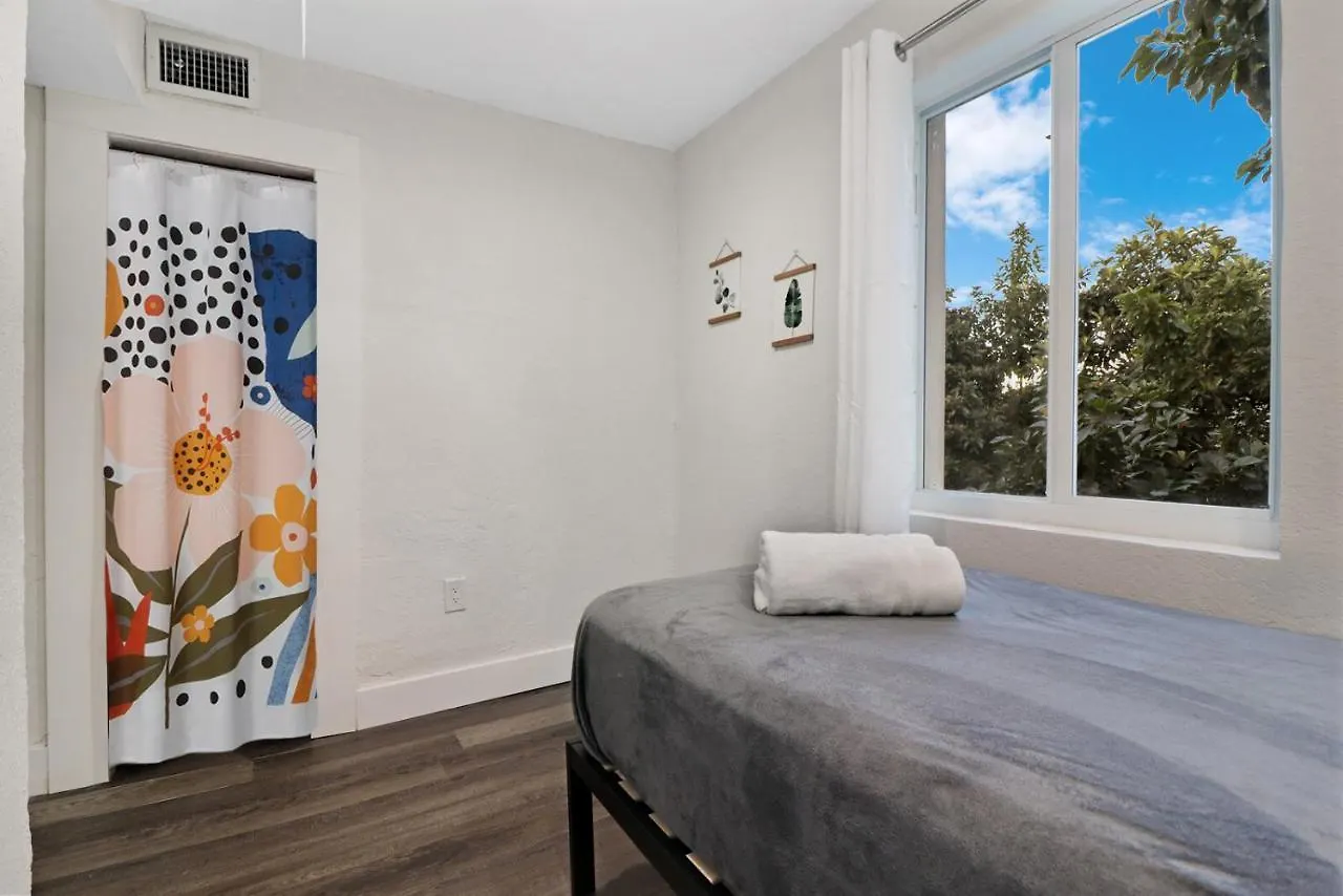 Wynwood's Urban Oasis Apartment