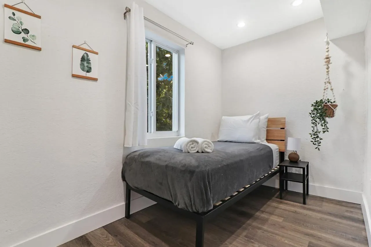 Apartment Wynwood's Urban Oasis