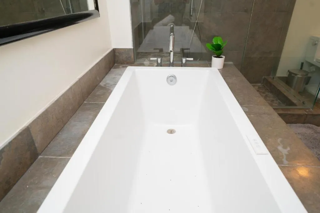 W Stunning Private With Access To Amenities * Miami