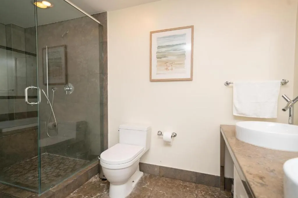 Apartment W Stunning Private With Access To Amenities *