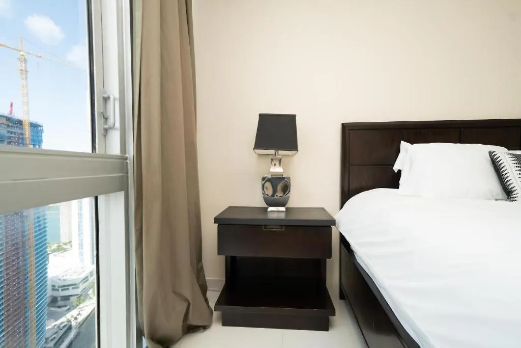 W Stunning Private With Access To Amenities Apartment *