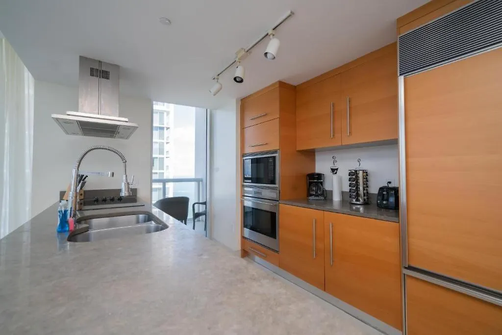 W Stunning Private With Access To Amenities Apartment Miami