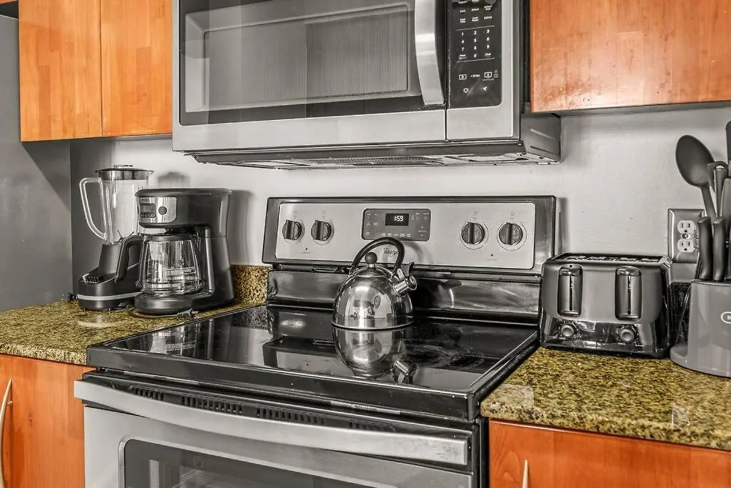Incredible Ocean View 3 Bedrooms Unit Apartment