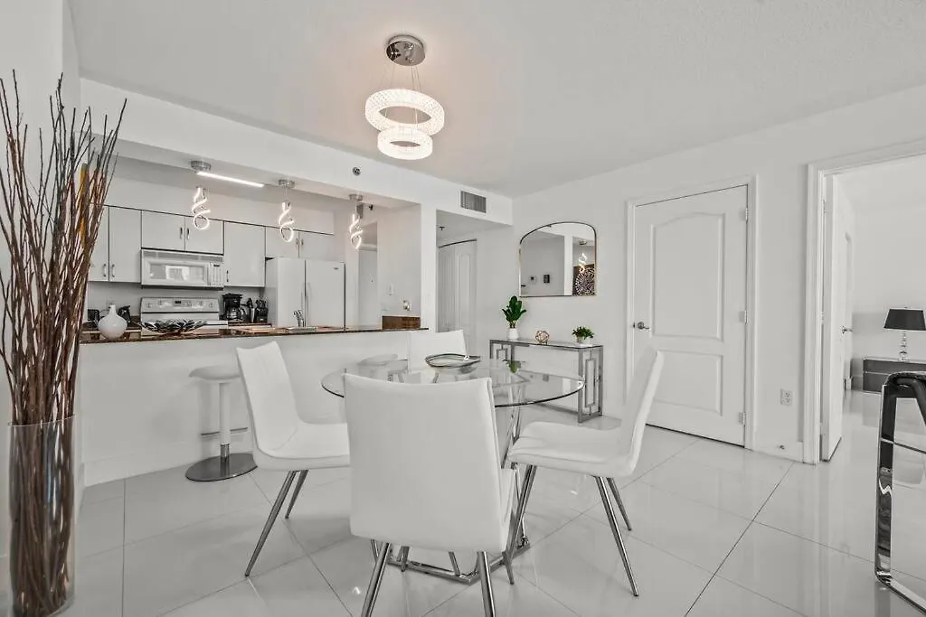 High Floor Ocean View Unit In Brickell Apartment *