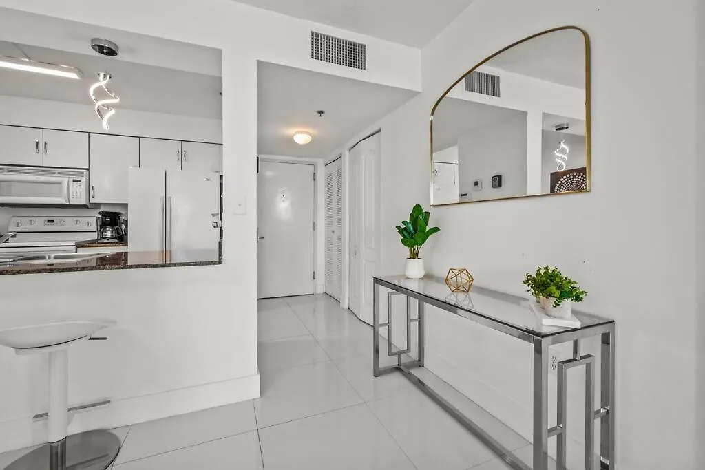 High Floor Ocean View Unit In Brickell
