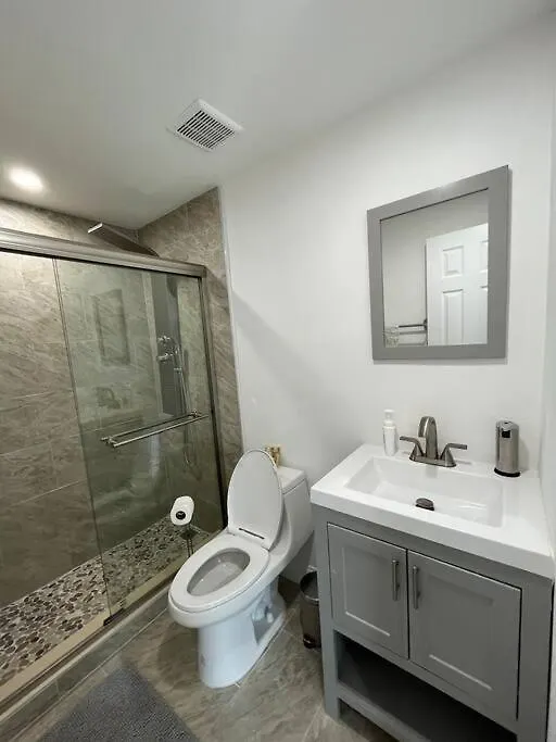 Reach-miami Hosting: Luxury Near Brickell