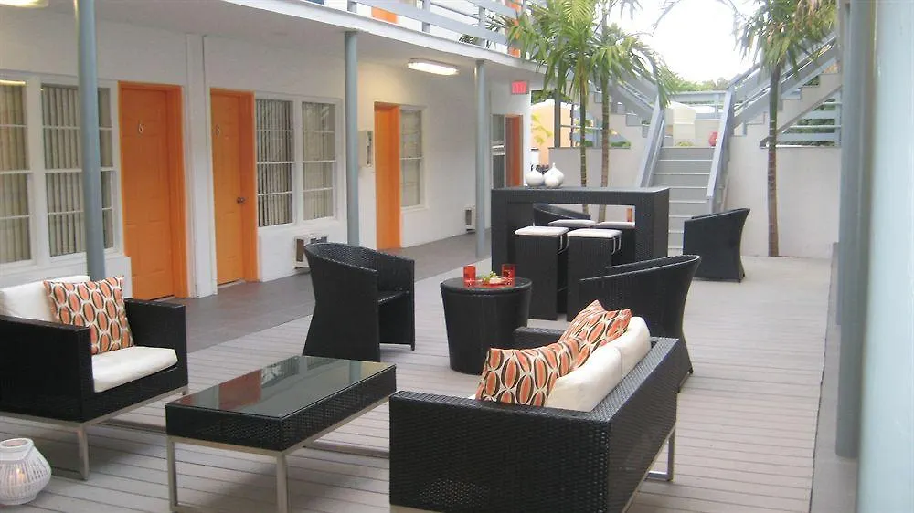 Travelodge By Wyndham Biscayne Bay