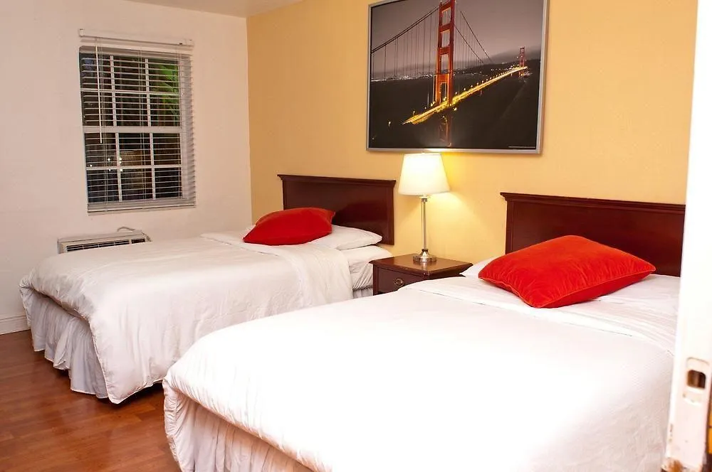 Travelodge By Wyndham Biscayne Bay Отель 3*