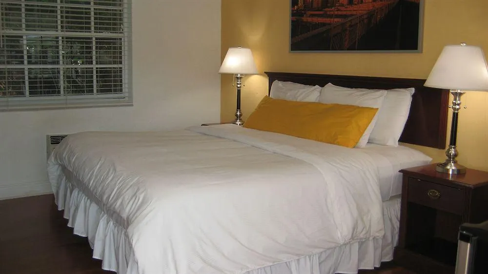 Travelodge By Wyndham Biscayne Bay Отель Майами