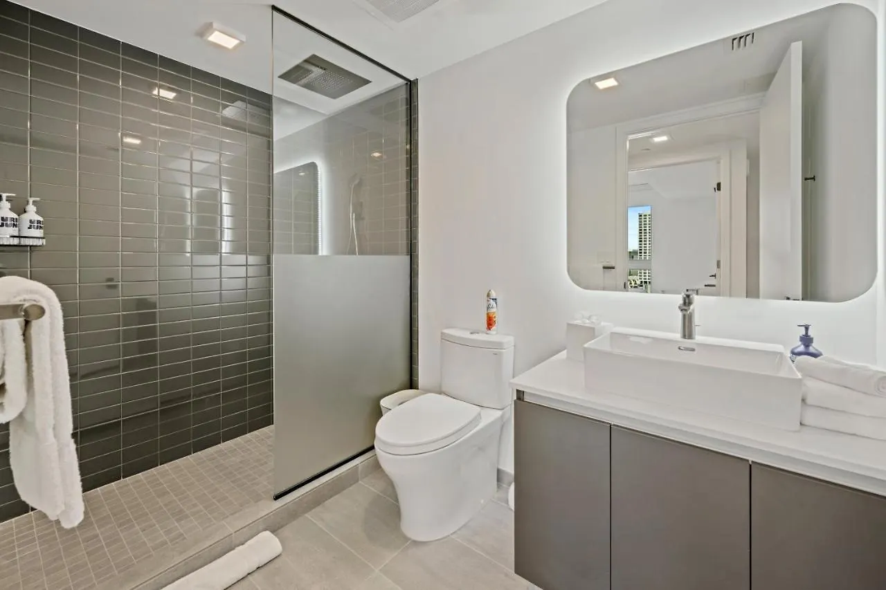 Fabulous With Pool, Gym, Lounge - Prime Location, * Miami