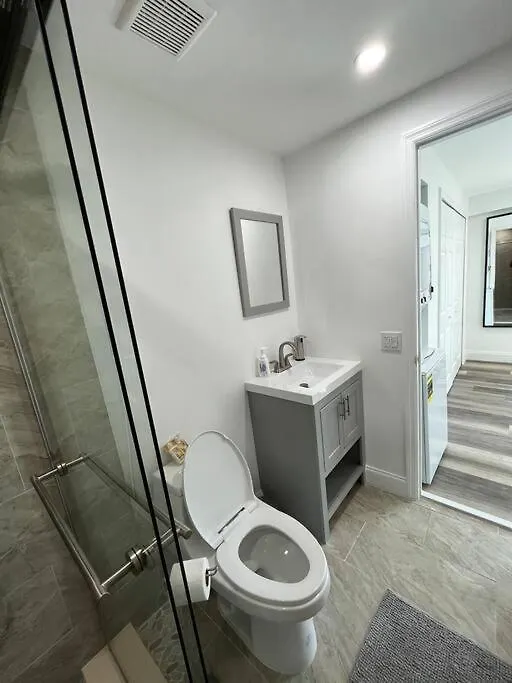 Reach-miami Hosting: Luxury Near Brickell *