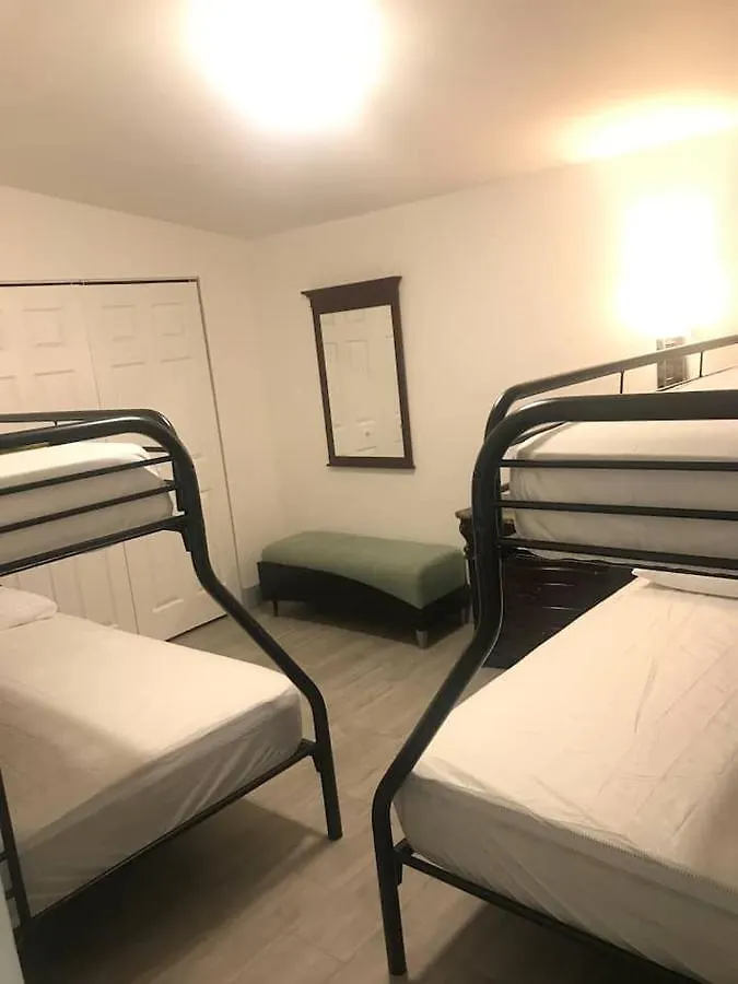 Bekahouse With Parking, Backyard And Laundry *