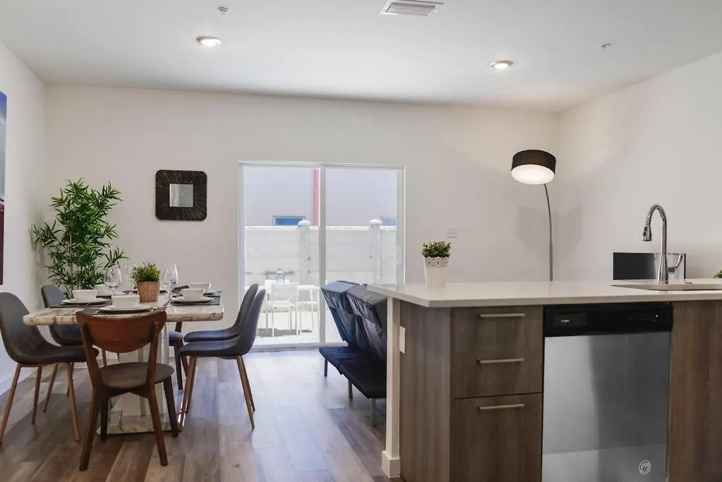 Awesome 3br Townhouse 15minutes From The Apartment
