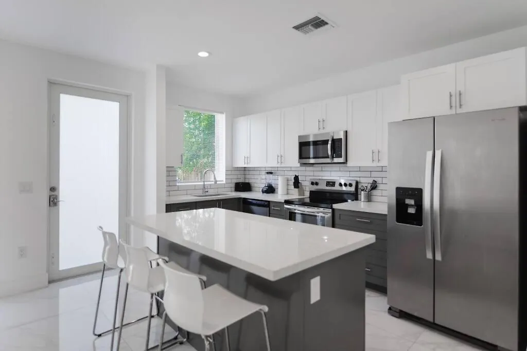 Spectacular 3 Bedrooms House, Spacious And Bright Miami
