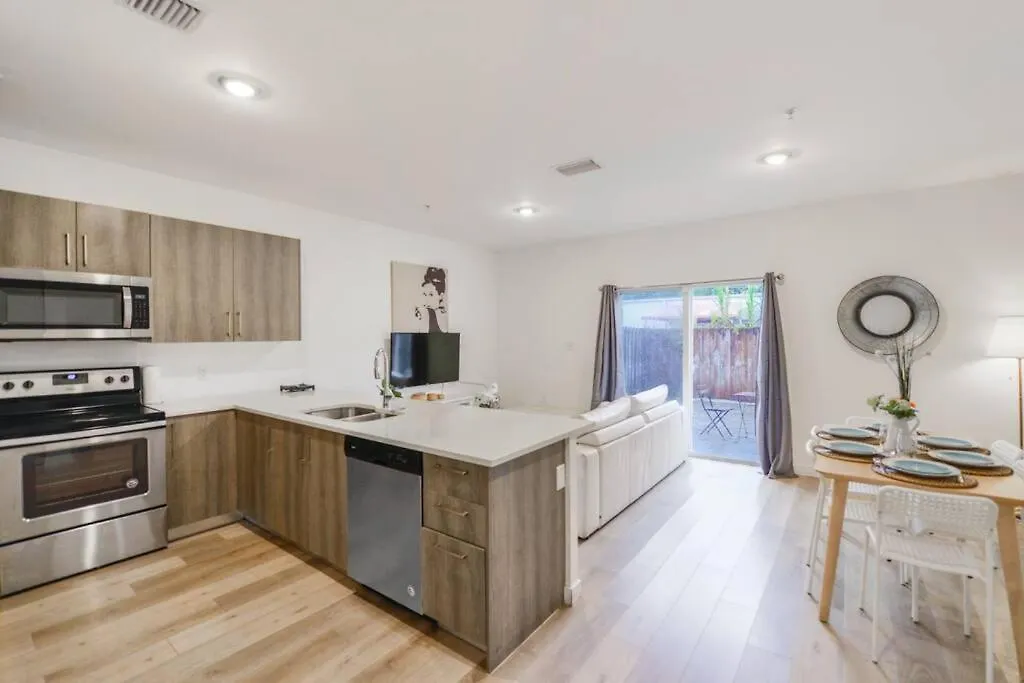 Fantastic Townhouse 15minutes From The Miami