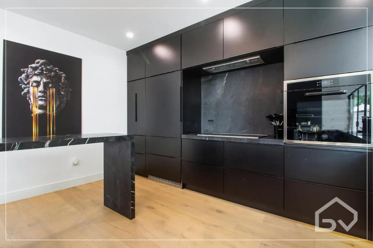 Noir Design District 4br & 2ba Sleeps 14 With Grill, Pool Table, Pool & *