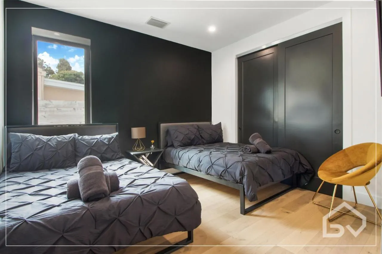 Noir Design District 4br & 2ba Sleeps 14 With Grill, Pool Table, Pool & Miami