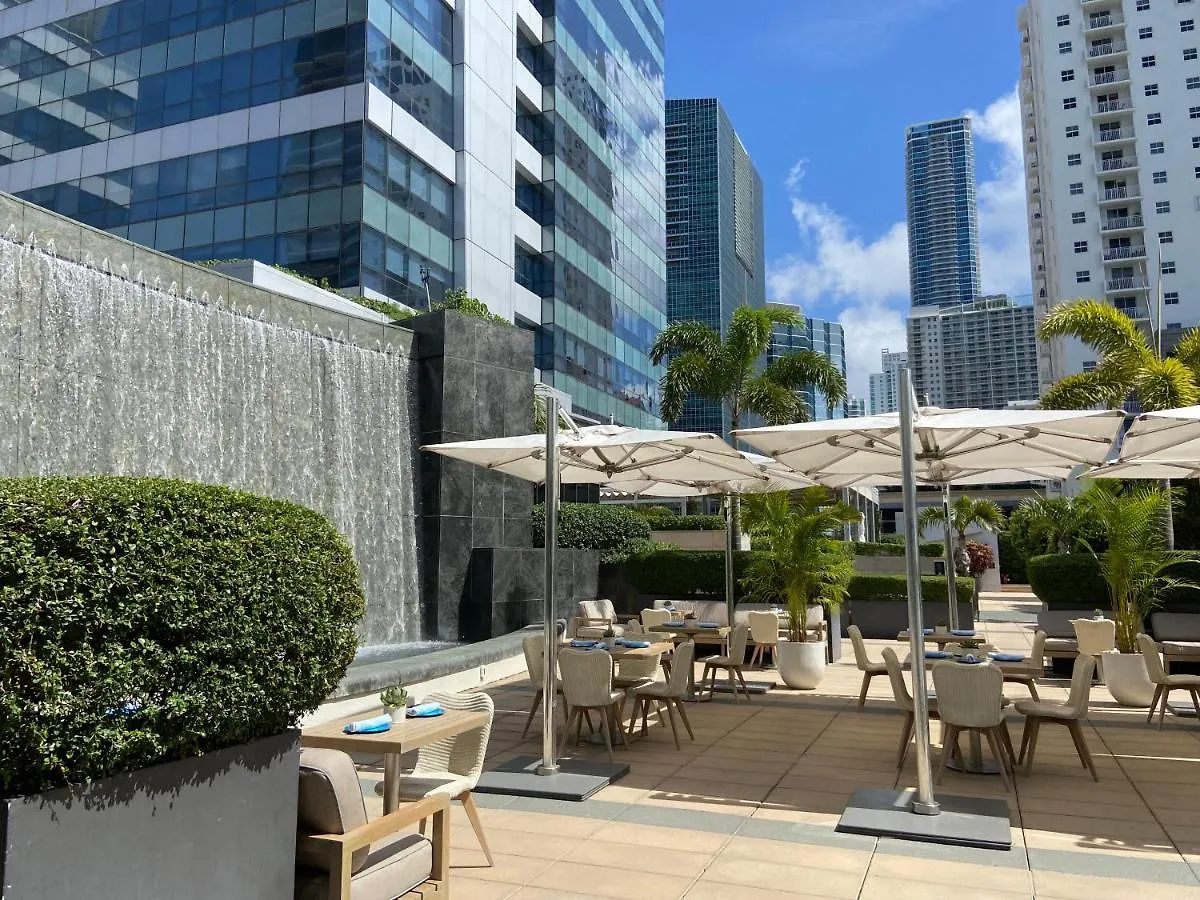 Four Seasons - Luxury Private Residences Apartahotel
