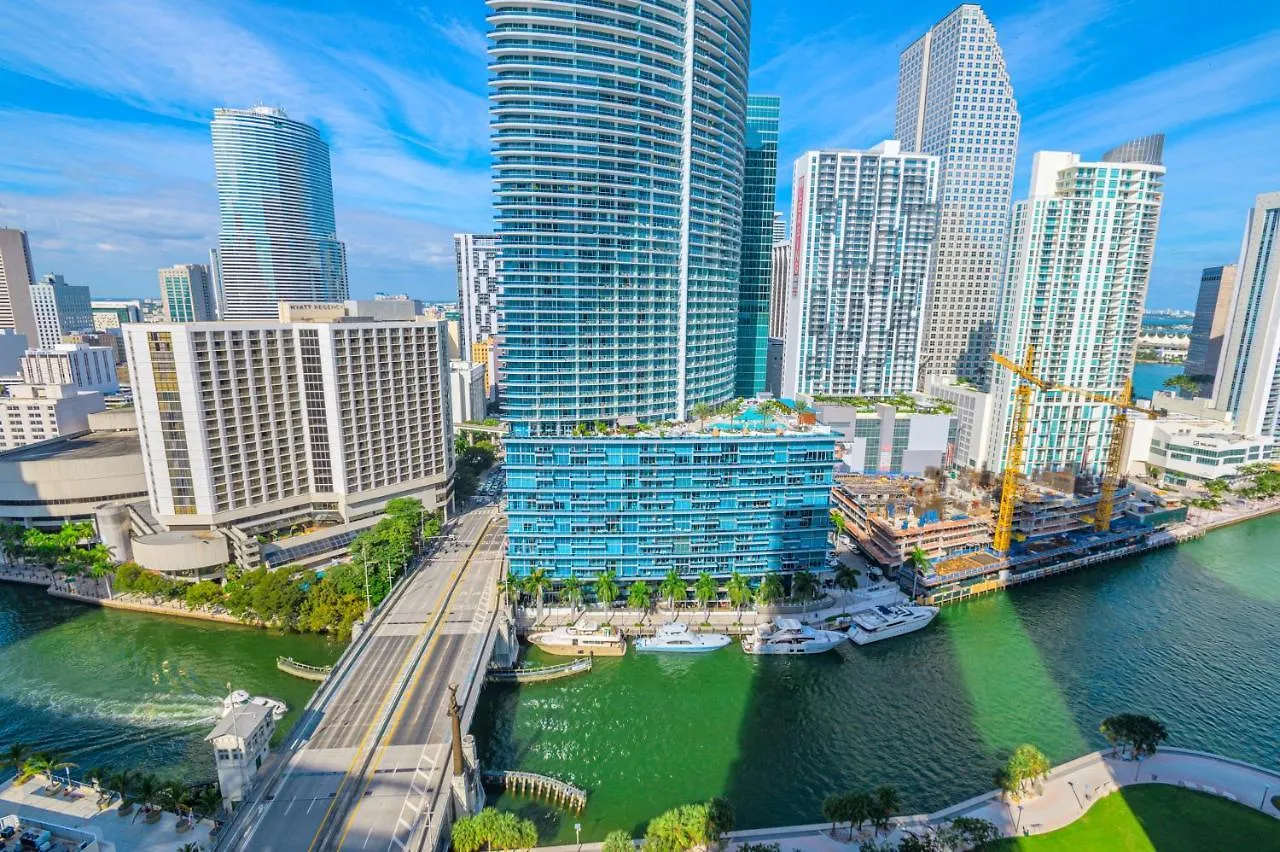 Icon Brickell Residences * Miami