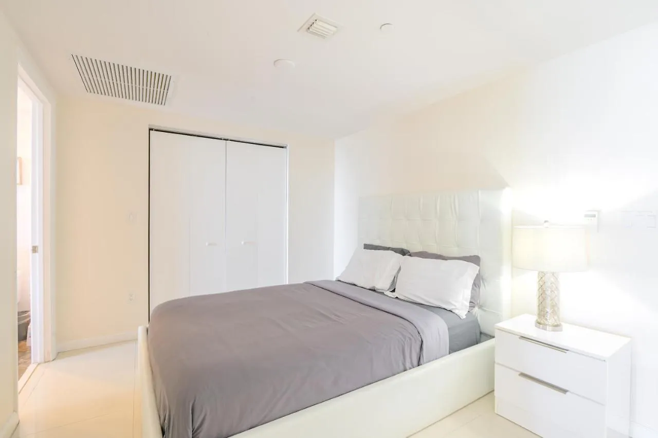Icon Brickell Residences Apartment Miami