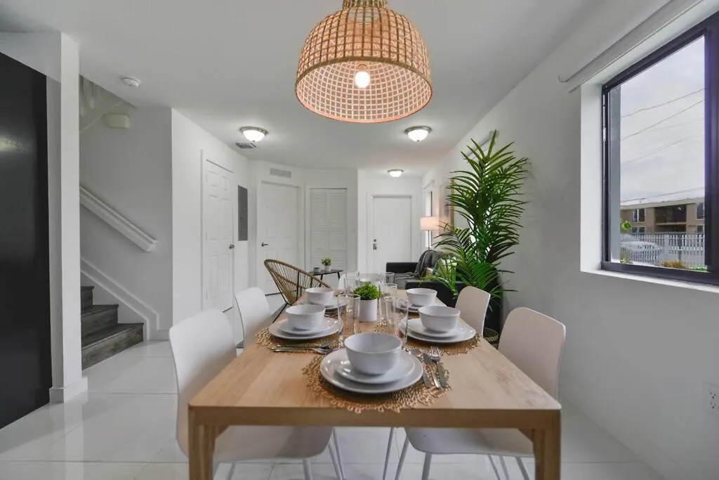 Wonderful Brand New Duplex 3 Bedroom 2,5 Bathrooms With Parking * 마이애미