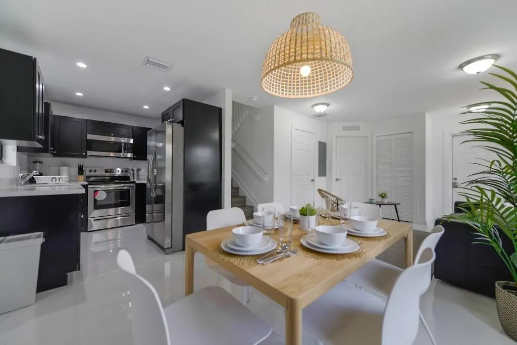 Wonderful Brand New Duplex 3 Bedroom 2,5 Bathrooms With Parking 펜션 마이애미