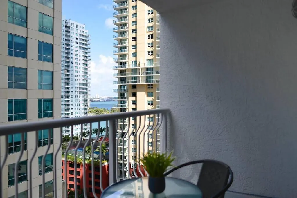 Amazing Studio Apt @brickell With Pool & Parking Apartment Miami