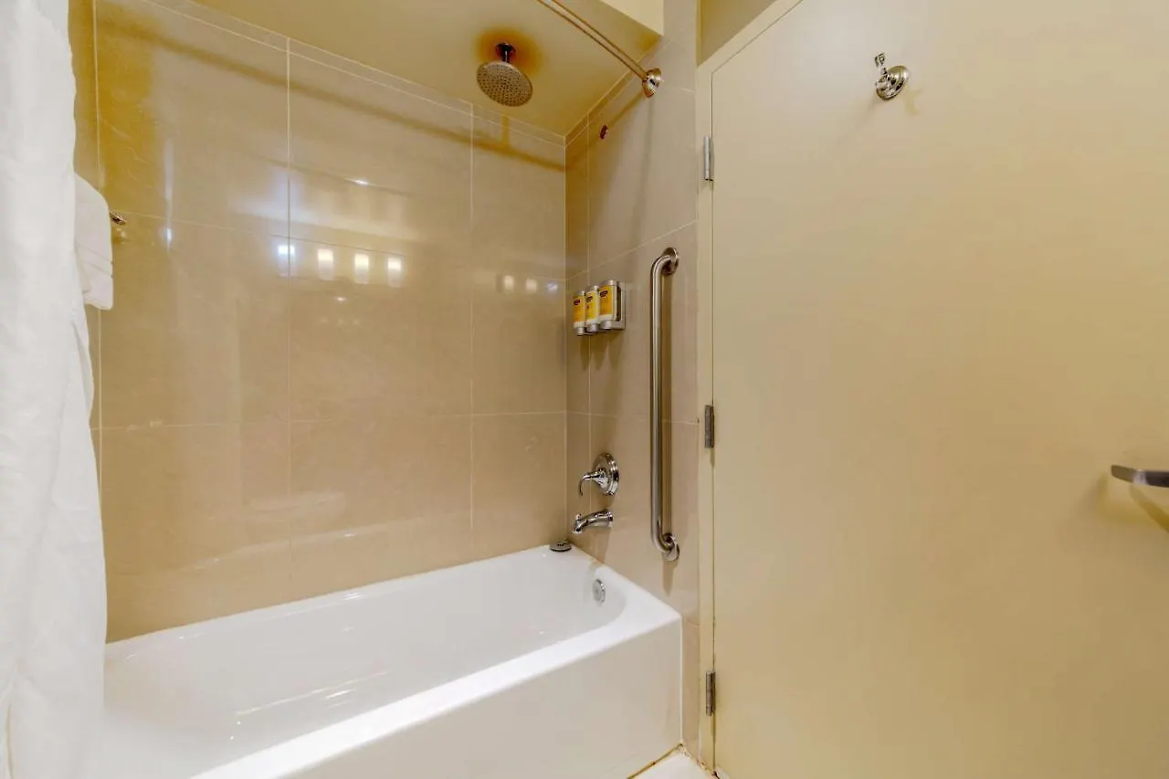 Western Miami Airport North & Hotell 3*
