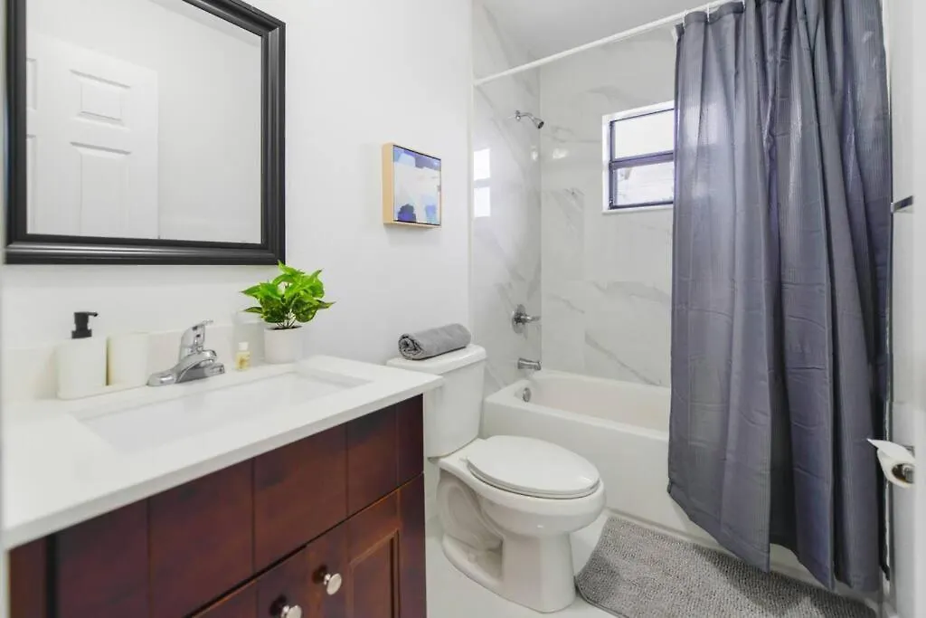 펜션 Wonderful Brand New Duplex 3 Bedroom 2,5 Bathrooms With Parking *